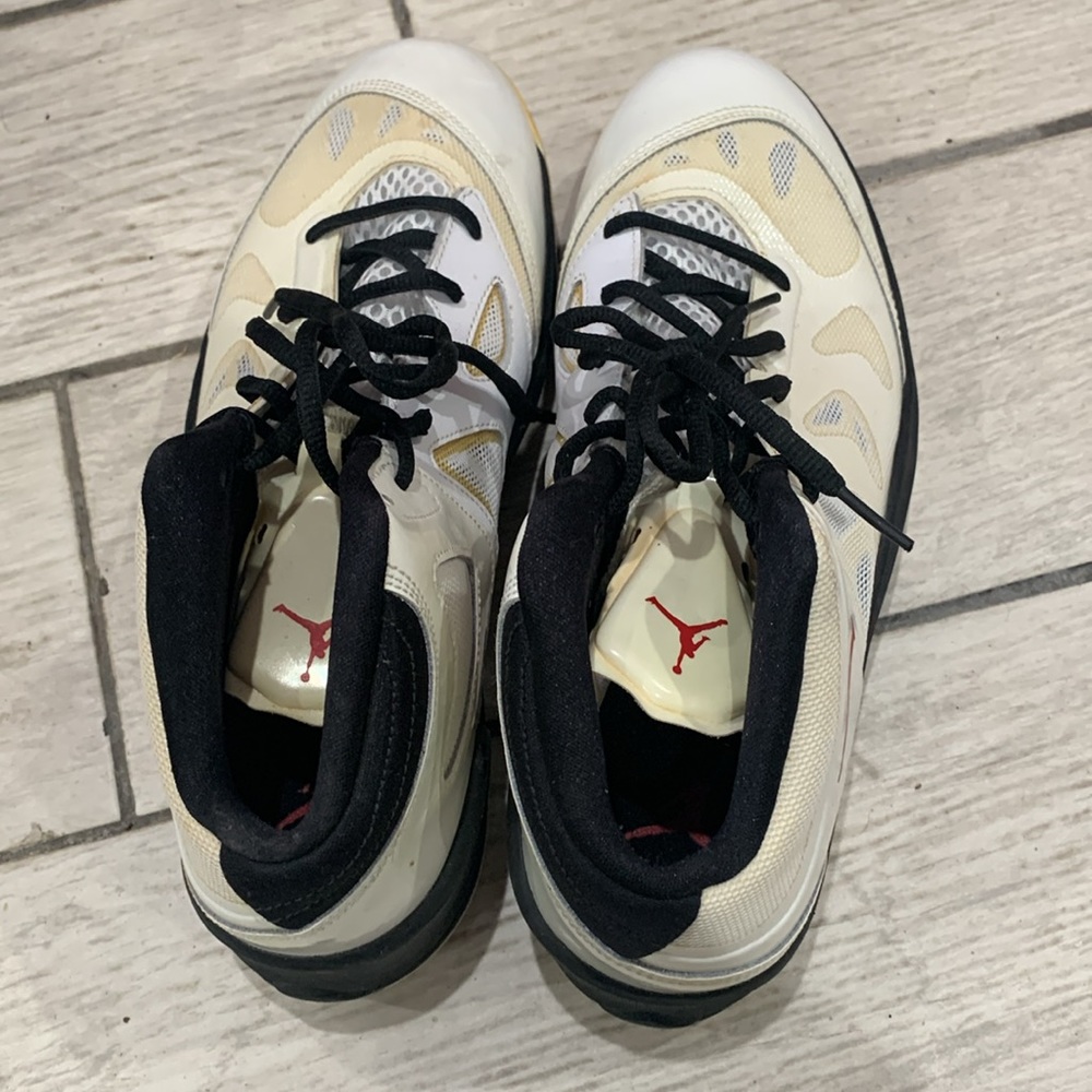 Jordan Size 9 - Picture 2 of 3